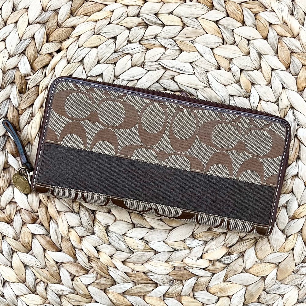COACH monogram logo canvas zip around full size continental wallet - Picture 9 of 9